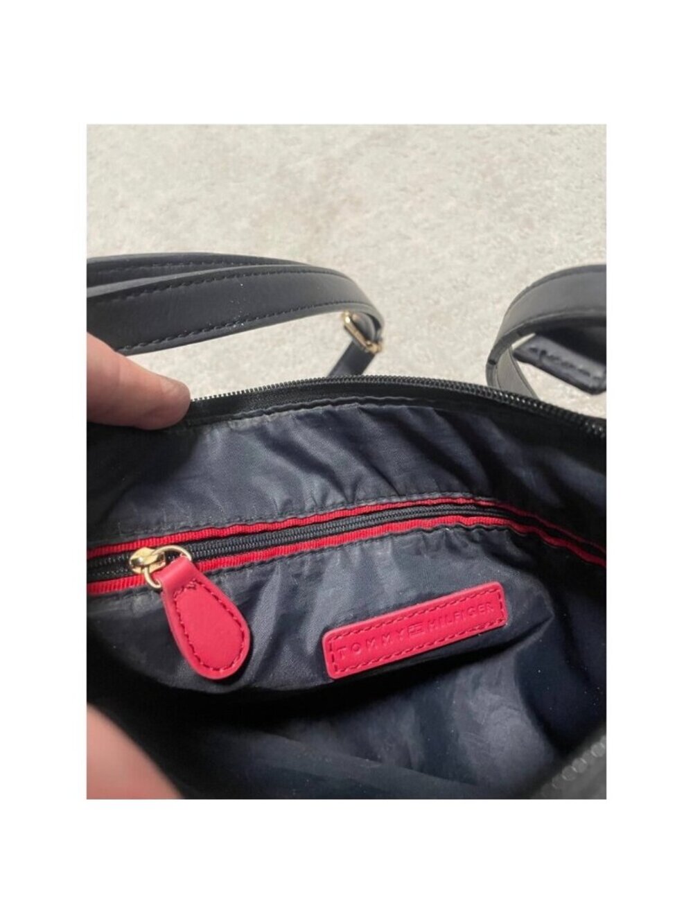 Tommy Hilfiger Black Crossbody Bag With Adjustable Strap gold logo - Picture 10 of 16